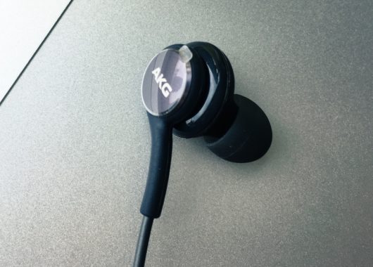 Withered nægte vand Review: Samsung Galaxy S8 AKG Headphone - Headphonesty