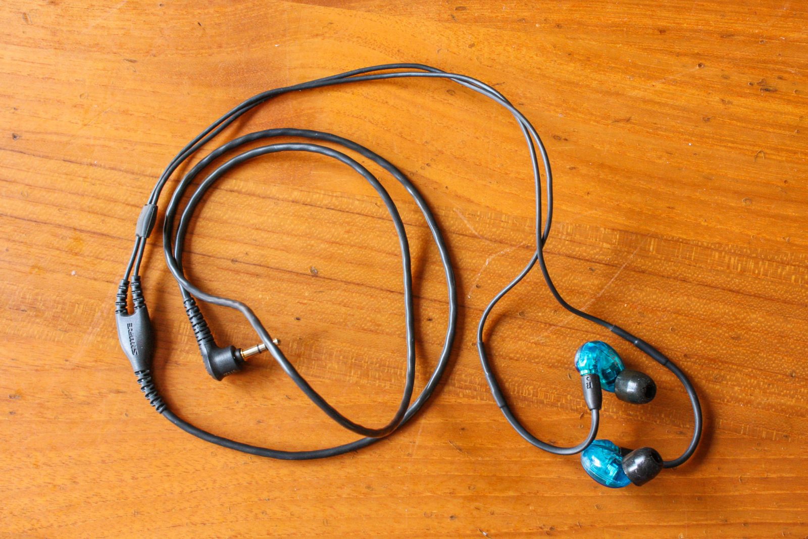 Review: Shure SE215 SPE | Headphonesty