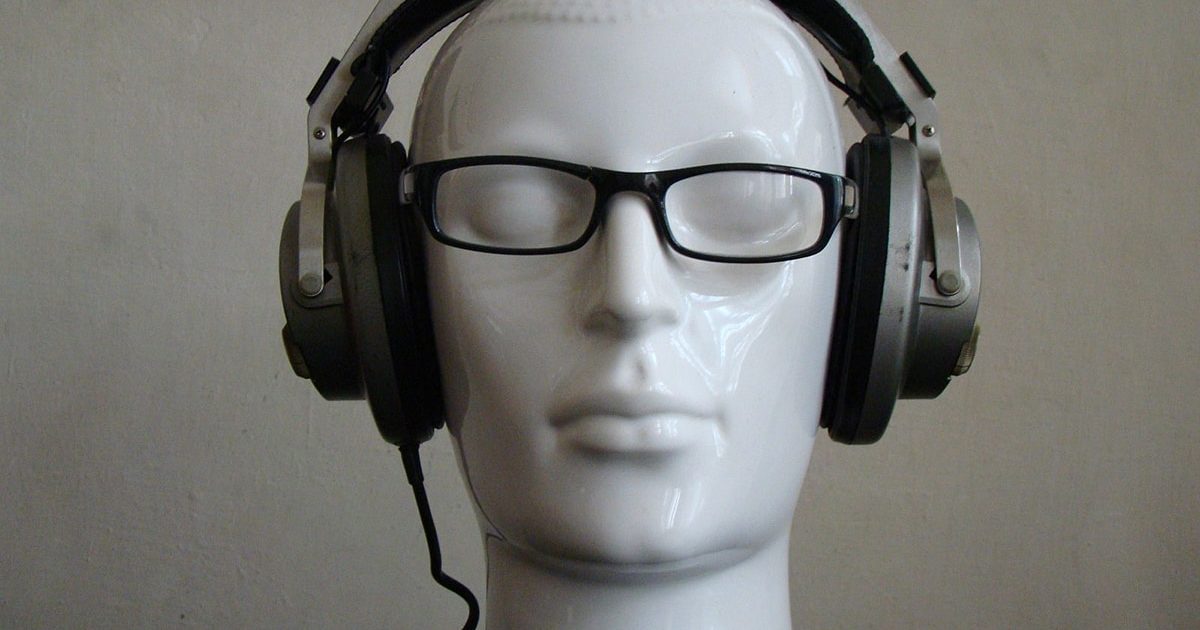 How to Wear Headphones With Glasses 