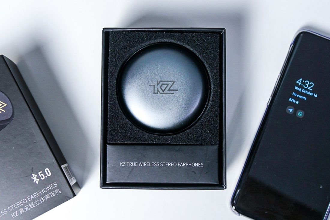 KZ T1 inside the packaging