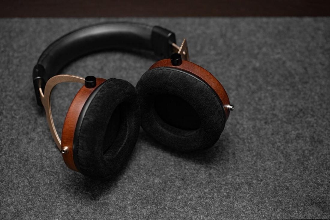 The wood gives the Thieaudio Phantom a very classy look.