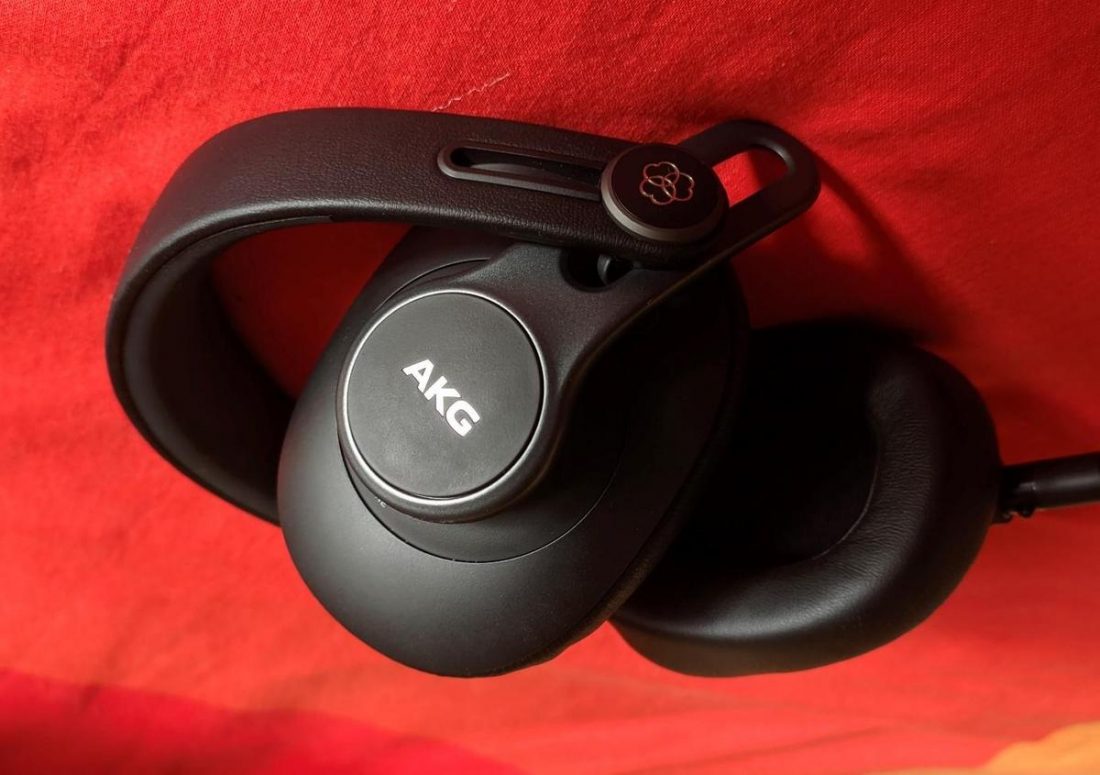 Kudos to AKG for releasing these great closed headphones.