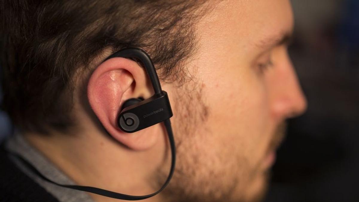 The PowerBeats 3 was launched alongside the iPhone 7. One can expect the upcoming earphones to make their debut at the launch of Apple’s next-generation smartphone. (From TechRadar)