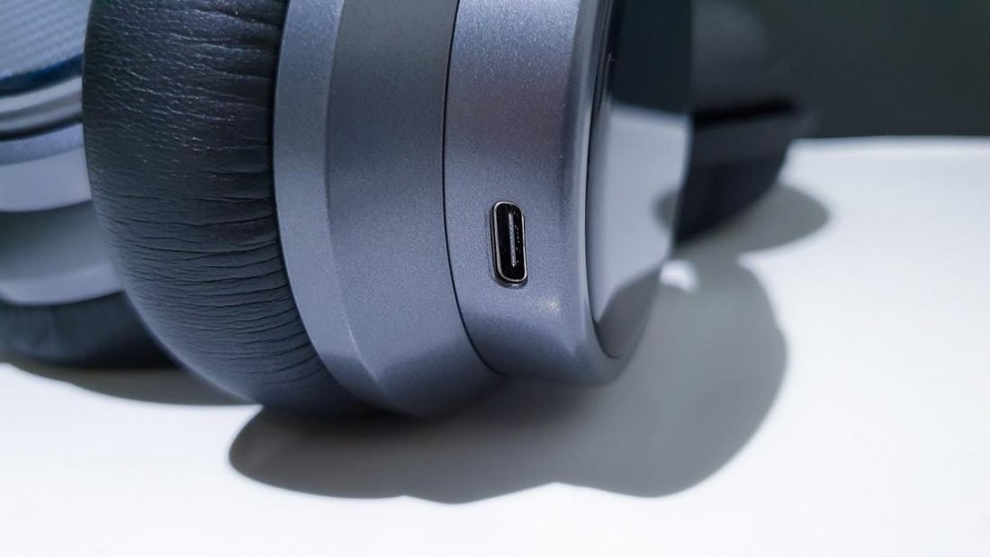 The USB-C port is found on the left ear cup.