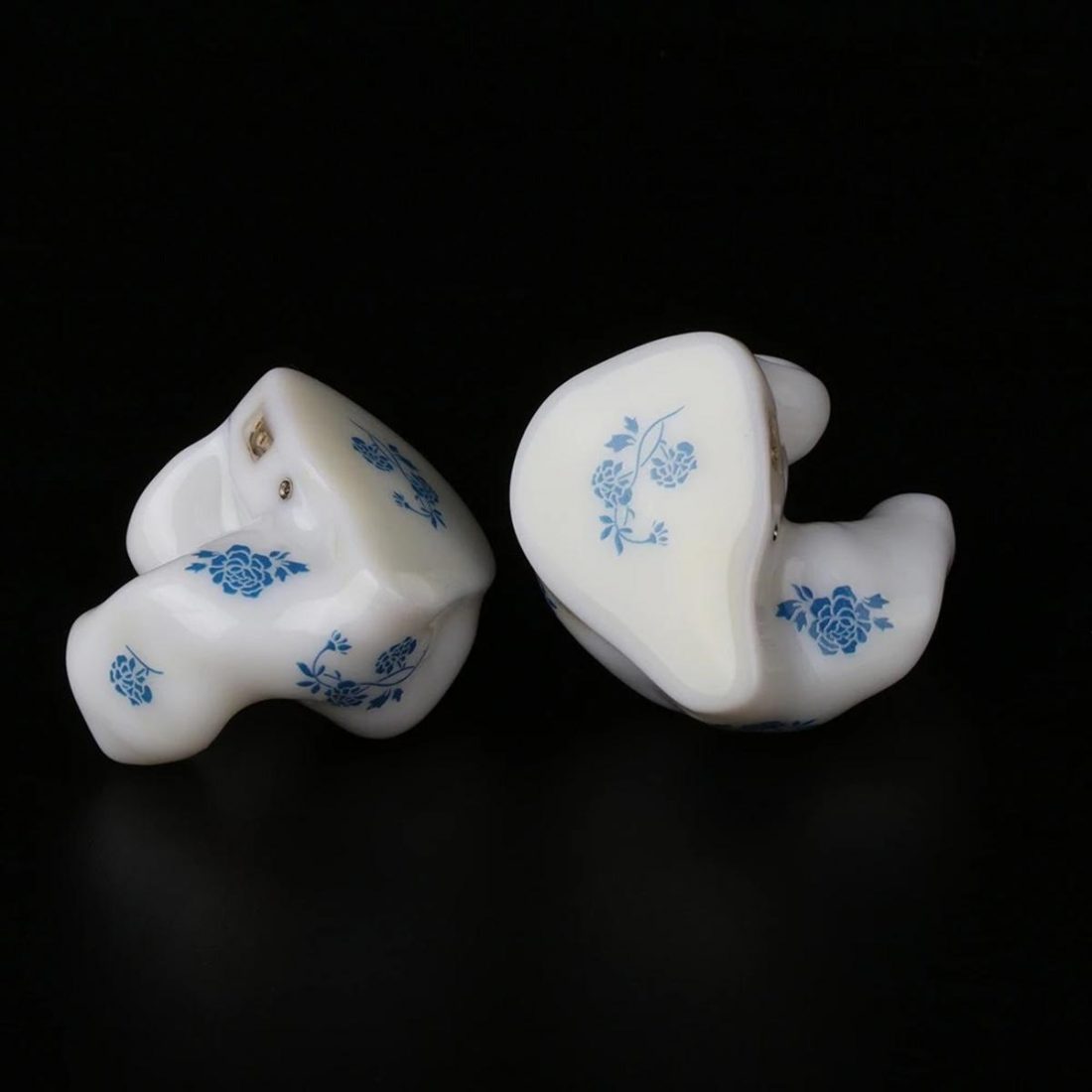The Legacy 3 in CIEM Chinese White shells. (From linsoul.com)
