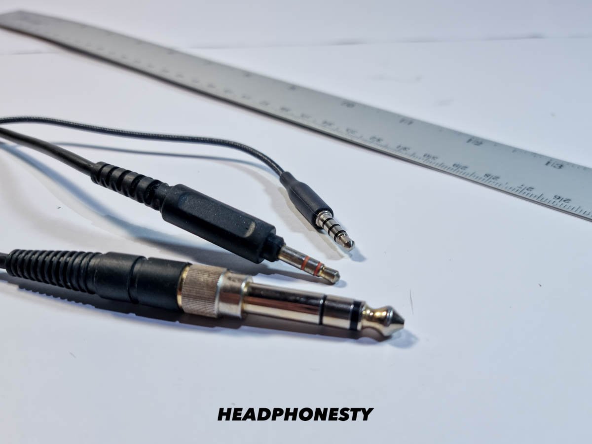 Check headphone jack for dust or debris