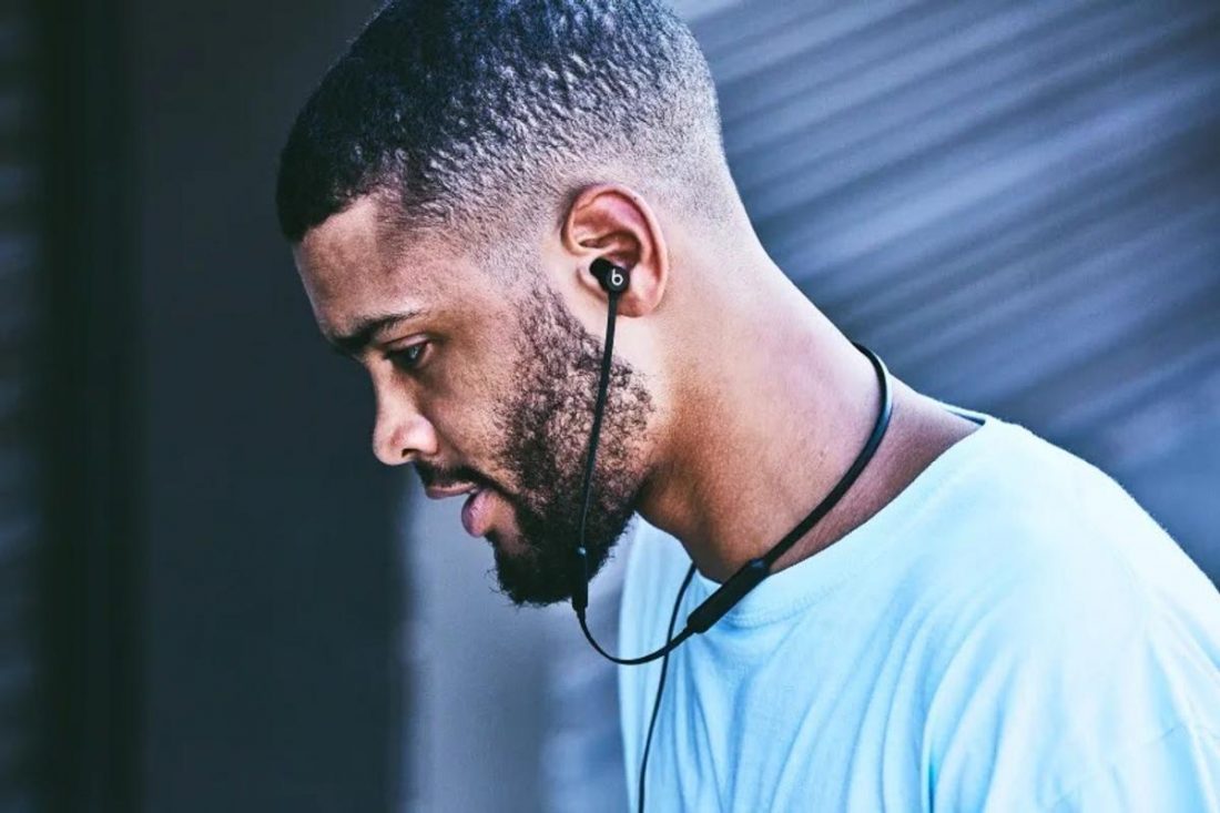 Properly wearing earbuds (From: beatsbydre.com).