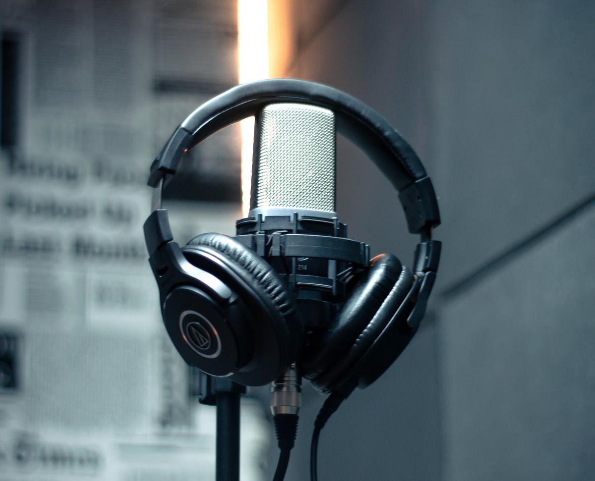 A pair of Audio Technica M50x studio monitor headphones