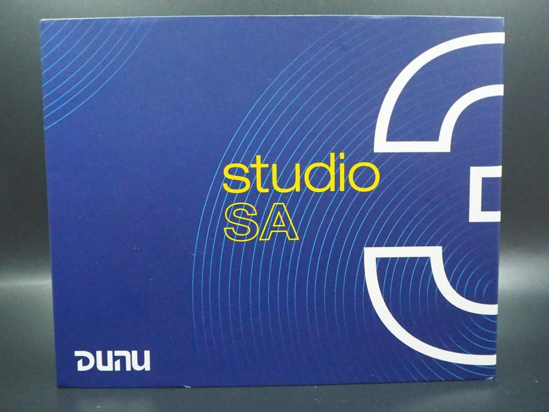 The packaging of DUNU Studio SA3
