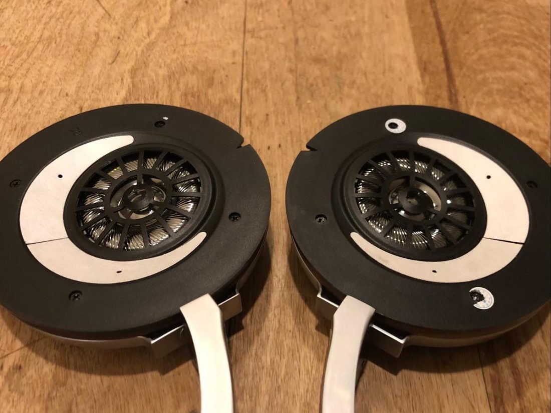 The drivers on the Zeus (right) and Helios (left) appear identical.