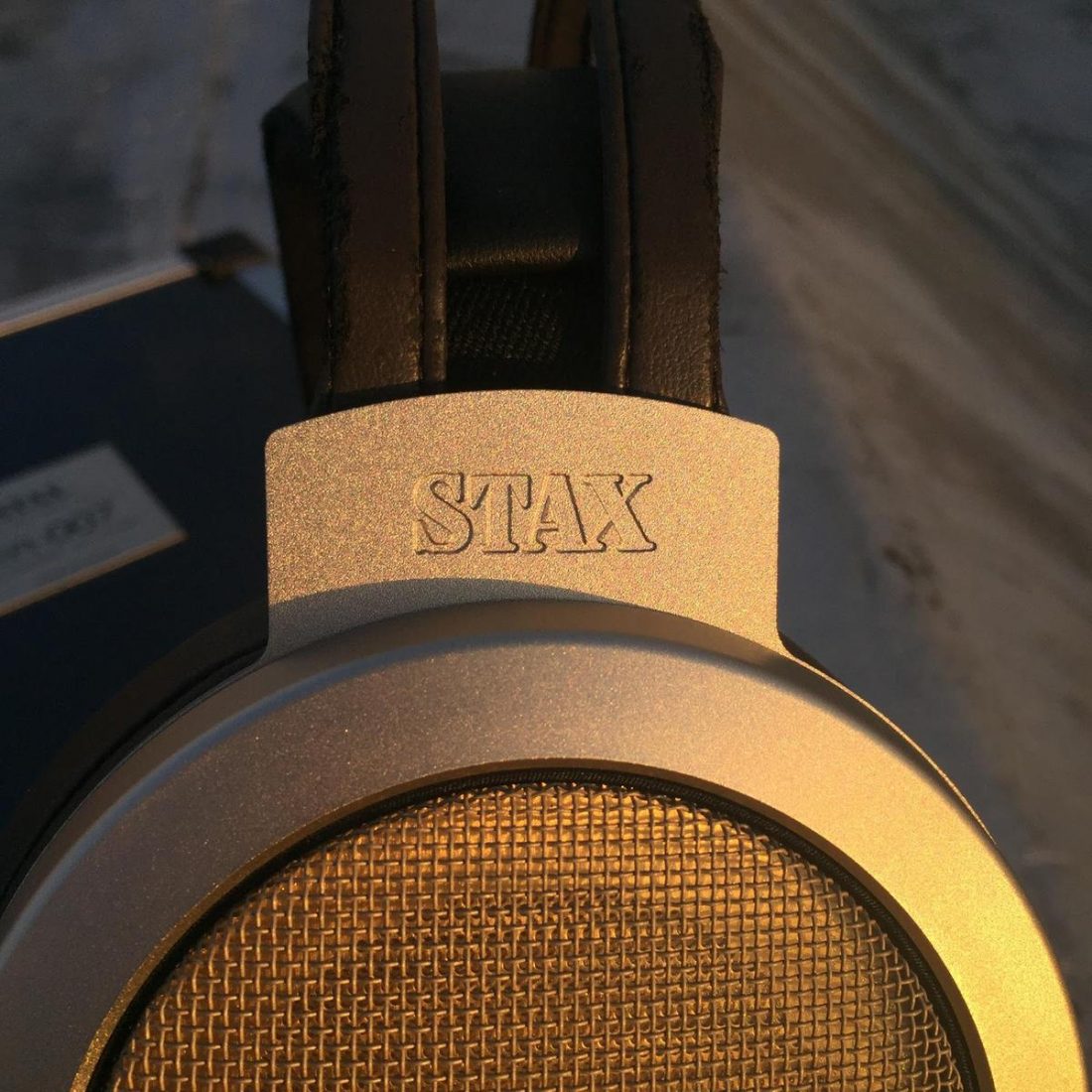 The SR-007's STAX label is understated and elegant!