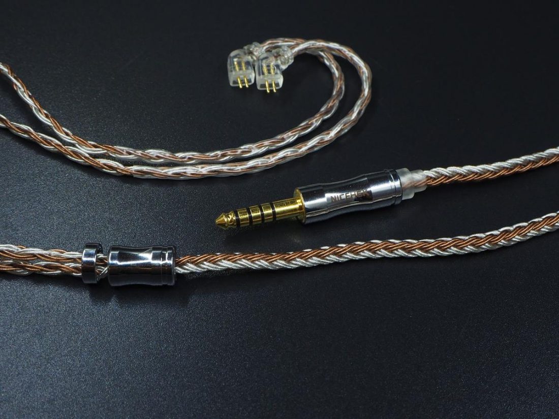 The connector, plug and Y-splitter of stock cable