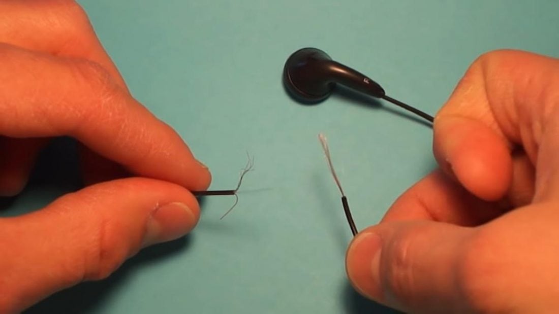 Earphone wire split into two (From: RichsMethods/YouTube)