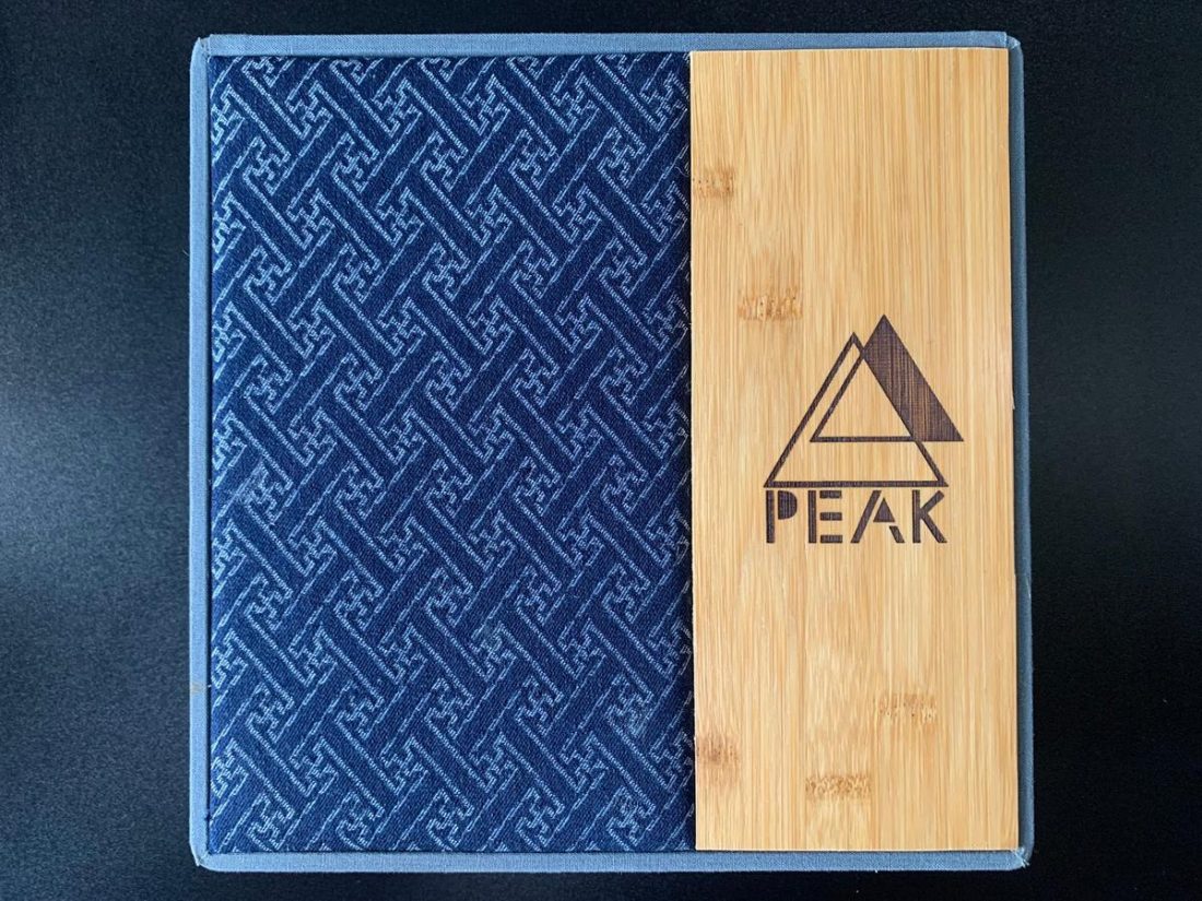 The wooden box of PEAK Audio Origin