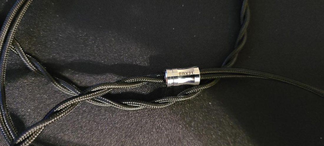 A well designed EBX21 cable splitter.