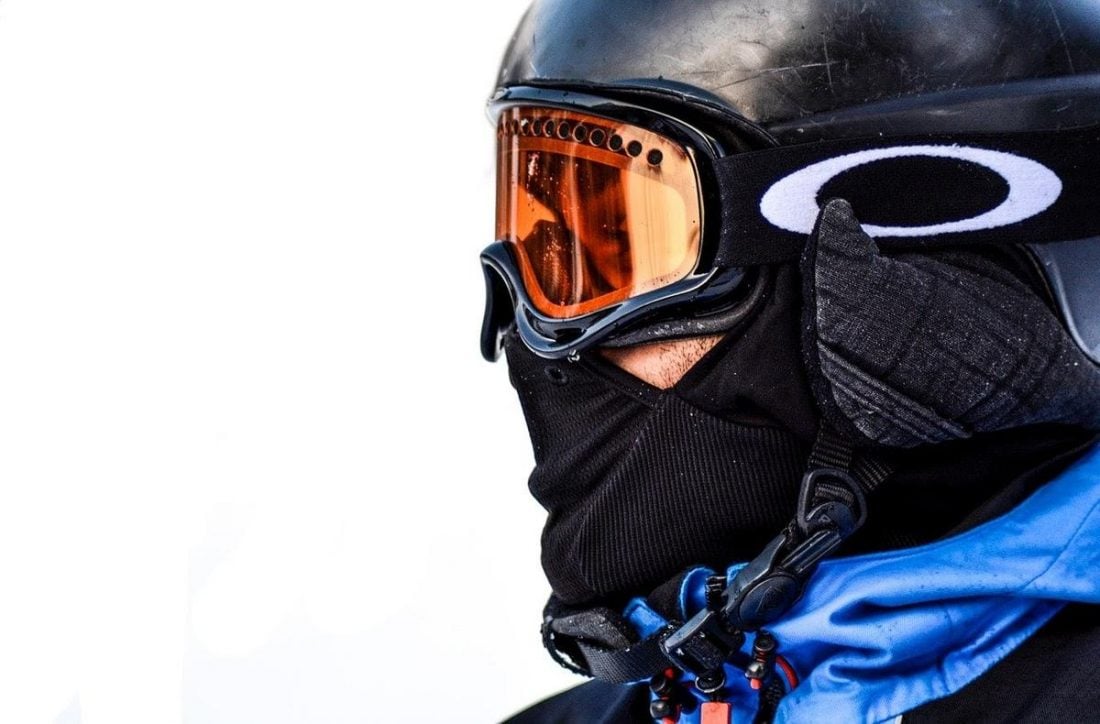 Full snowboarding headgear (From: Pixabay)