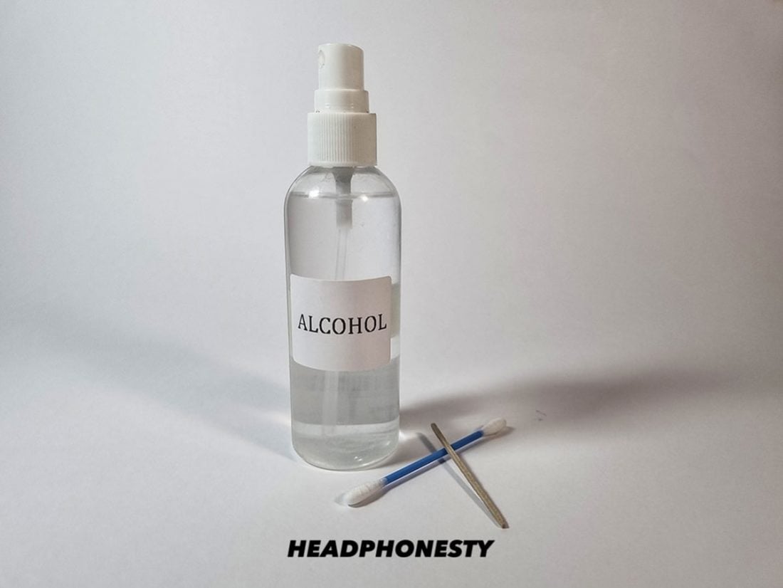 Alcohol, cotton buds, and toothpick for cleaning headphone jack