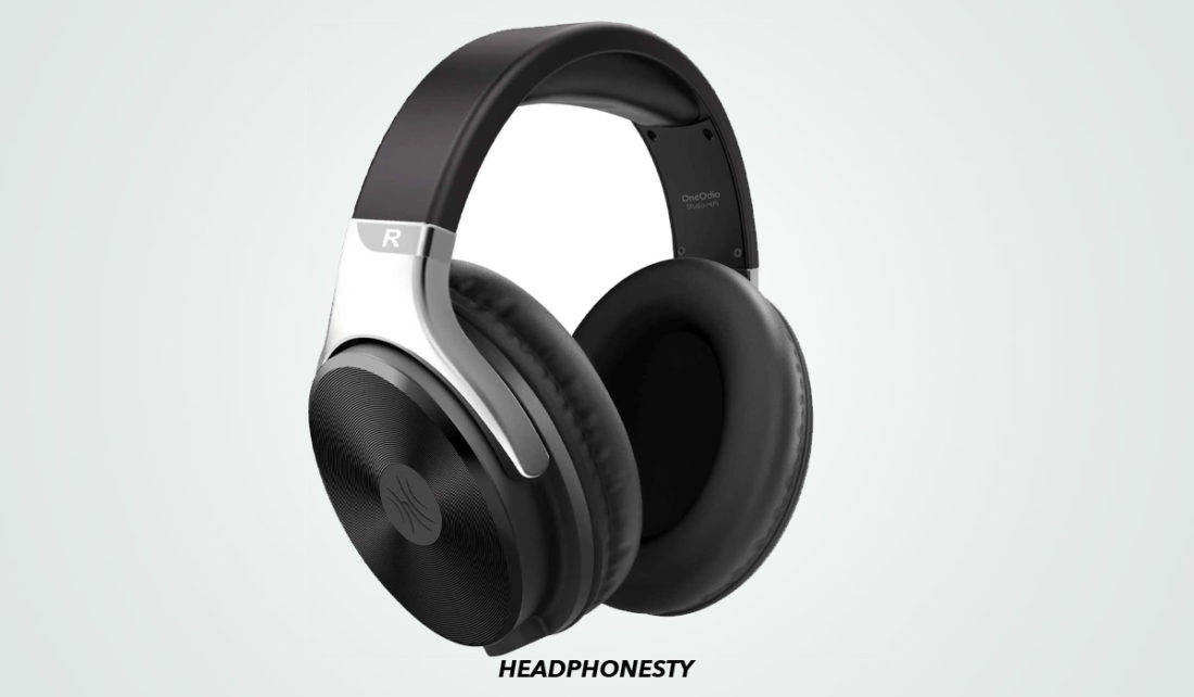 Close look at the OneOdio Studio Hi-Fi headphones. (From: Amazon)