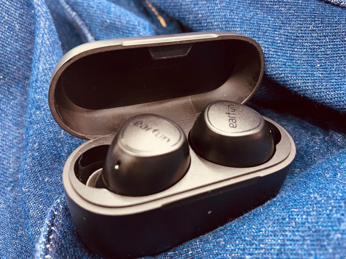 The protrusion of the earbuds from the case offers an adequate grip for users to remove them .