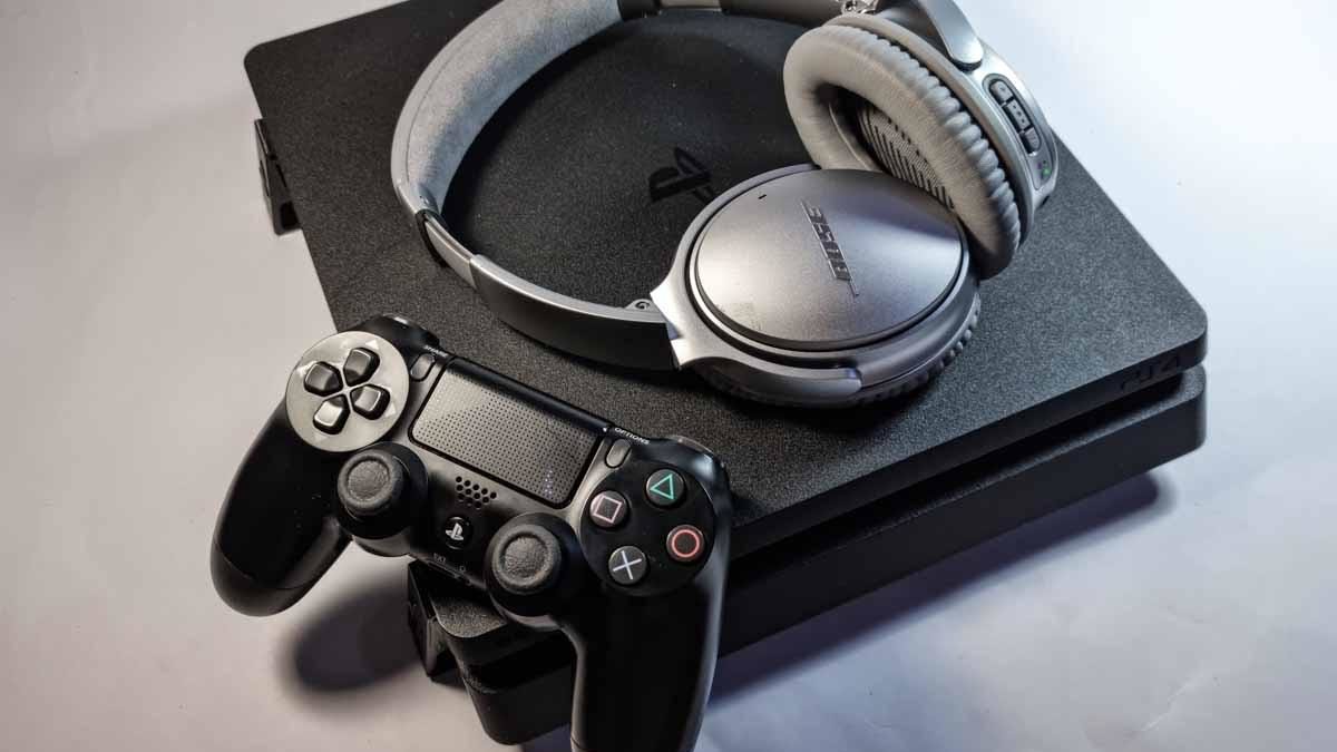 tyve Konsekvent bølge How to Use ANY Headphones With PS4 - Headphonesty