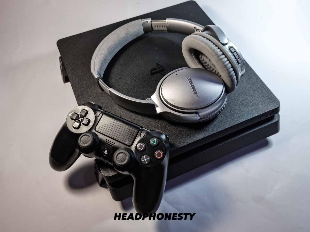 How to Use ANY Headphones With PS4