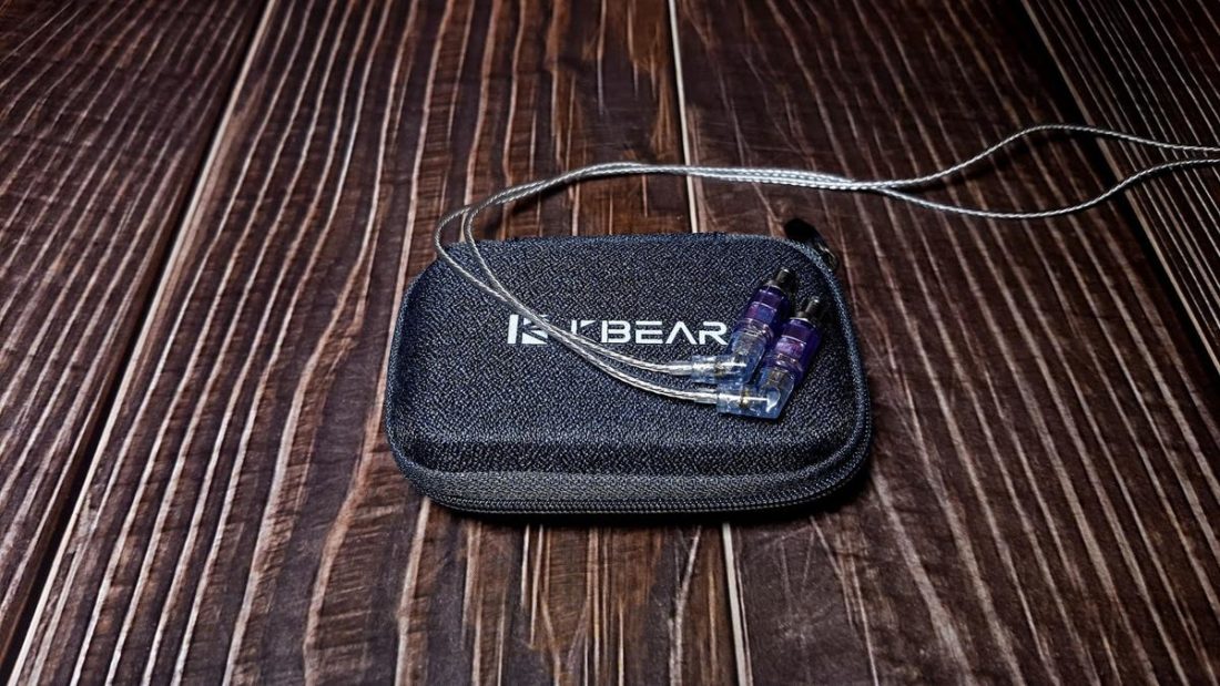 A small complaint, the KBEAR written on the case does not align perfectly. That should not be a problem but it triggers my OCD.