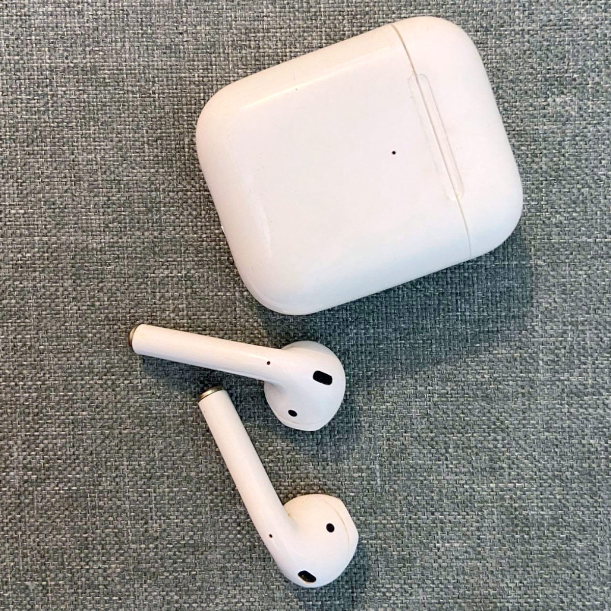Konfrontere sammen Creep Gaming Review: Apple Airpods – How Will They Fare as Gaming Earbuds? -  Headphonesty