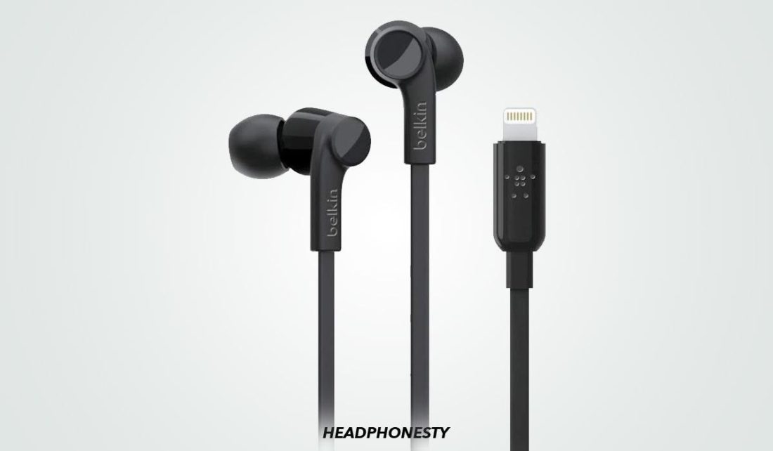 Close look at Belkin In-Ear Lightning Headphones (From: Amazon)