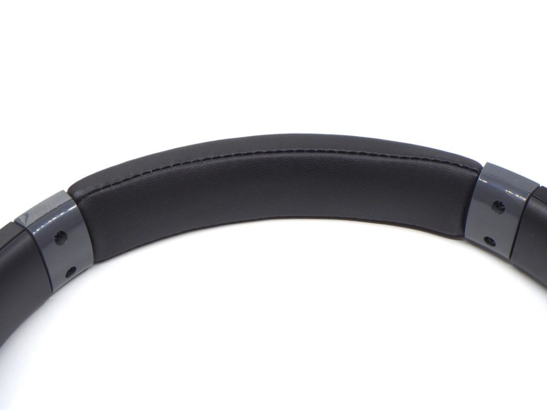 The headband is well-padded with a similar material to the ear pads.