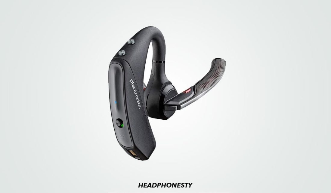 Close look at Plantronics Voyager 5200 (From: Amazon)