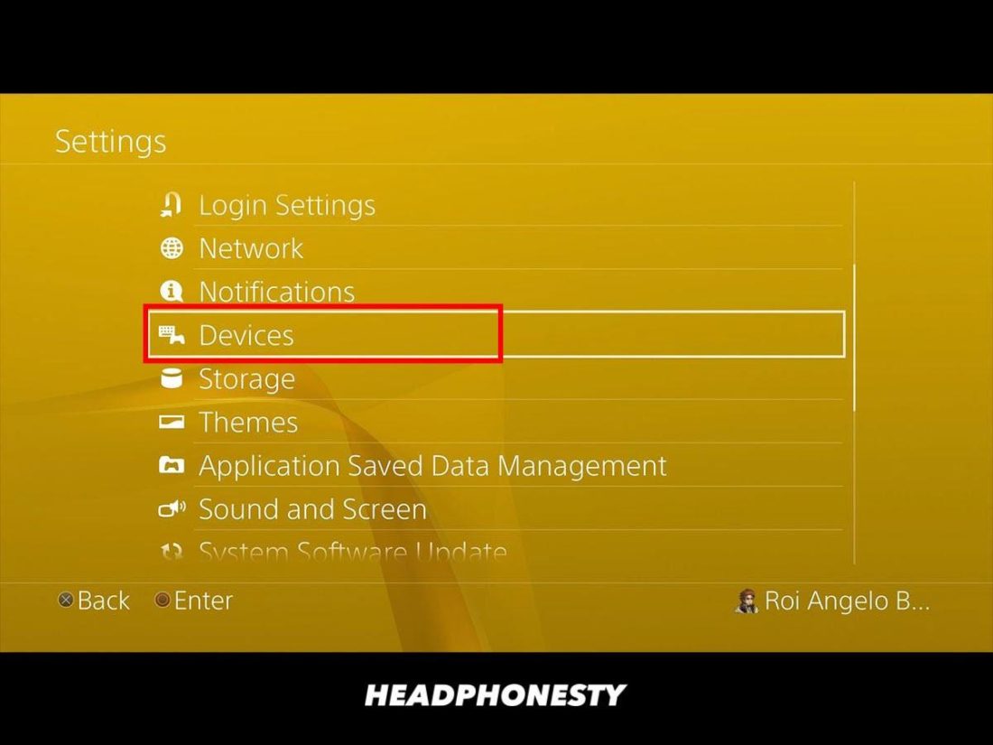 Accessing the PS4/5 settings.