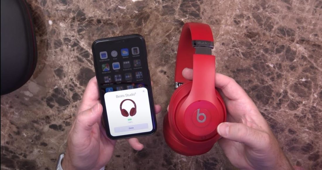 You should be able to see the battery percentage of your Beats. (From: YouTube/Jordan Keyes)