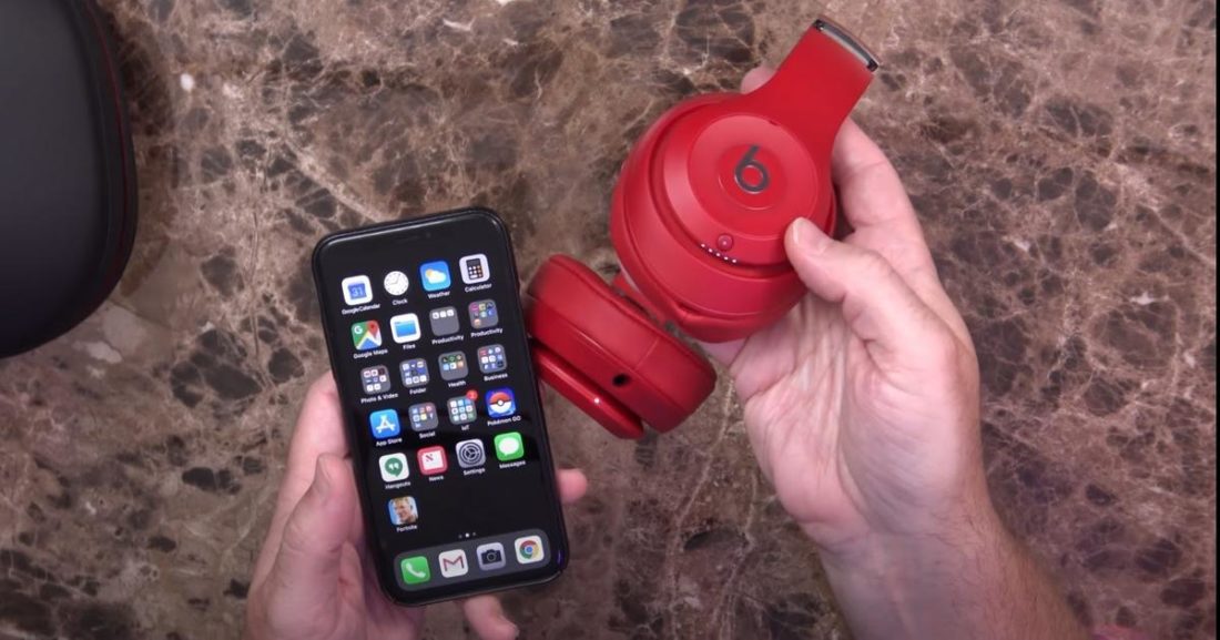 Turn on the Beats headphones and get them into pairing mode. (From: YouTube/Jordan Keyes) 