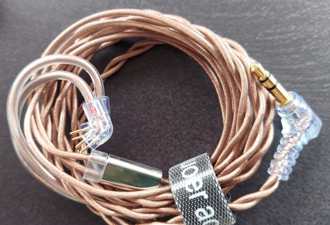 The EJ07M's copper cable, is better looking in person. The gold-plated 3.5mm plug, 2-pin connectors, and cinch clider all function well.