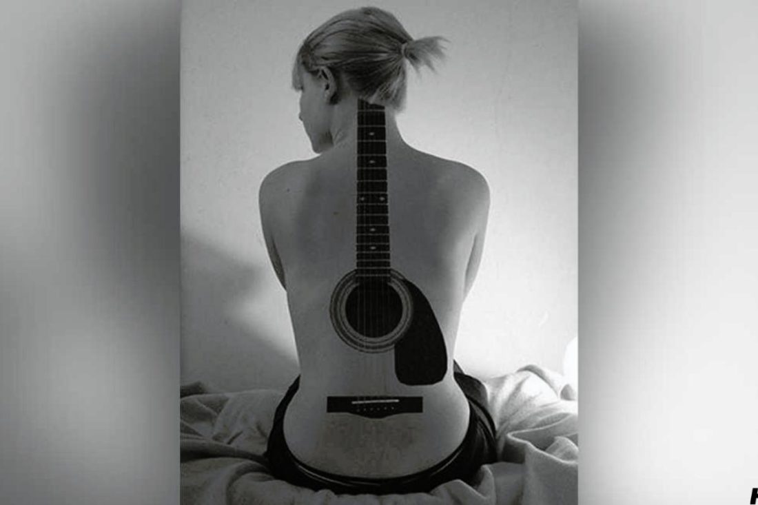 Using the back as the body of the guitar. (from: WeHeartIt) https://weheartit.com/entry/49692139