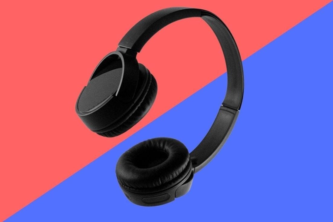 Bluetooth vs. Wireless Headphones: What's the Difference?
