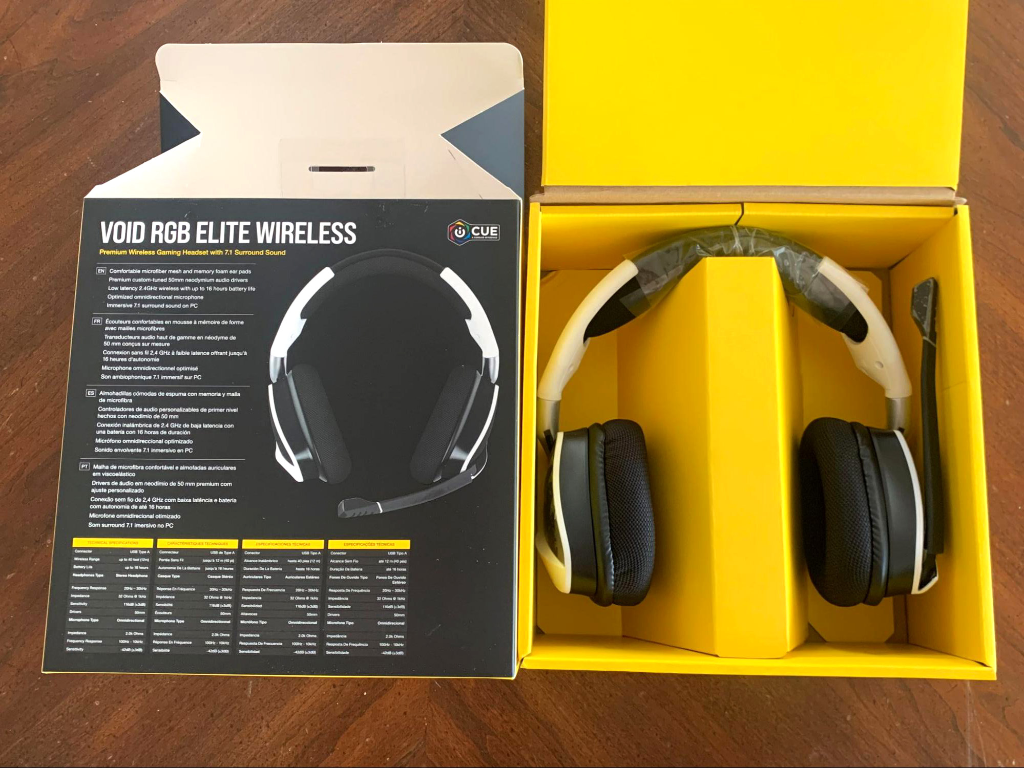 Dodelijk Geldschieter Groenten Gaming Review: Corsair Void RGB Elite Wireless - More Style Than  Performance - Headphonesty