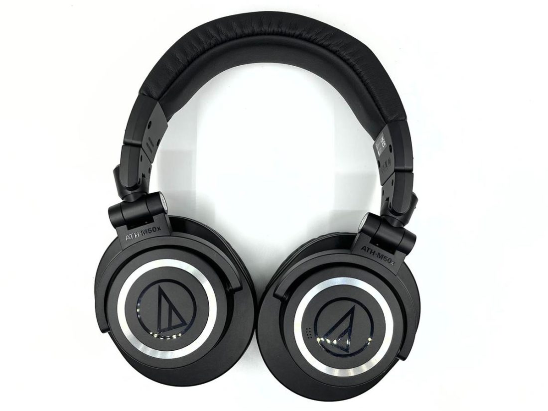 The ATH-M50xBT2 ear cups are adjustable so that the headphones can be placed flat on a table or in a bag.