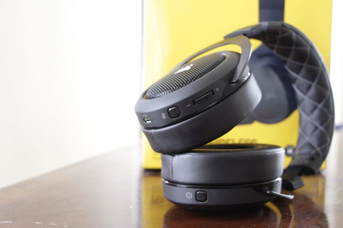 The underside of the ear cups contain the charging socket and the accompanying control buttons.