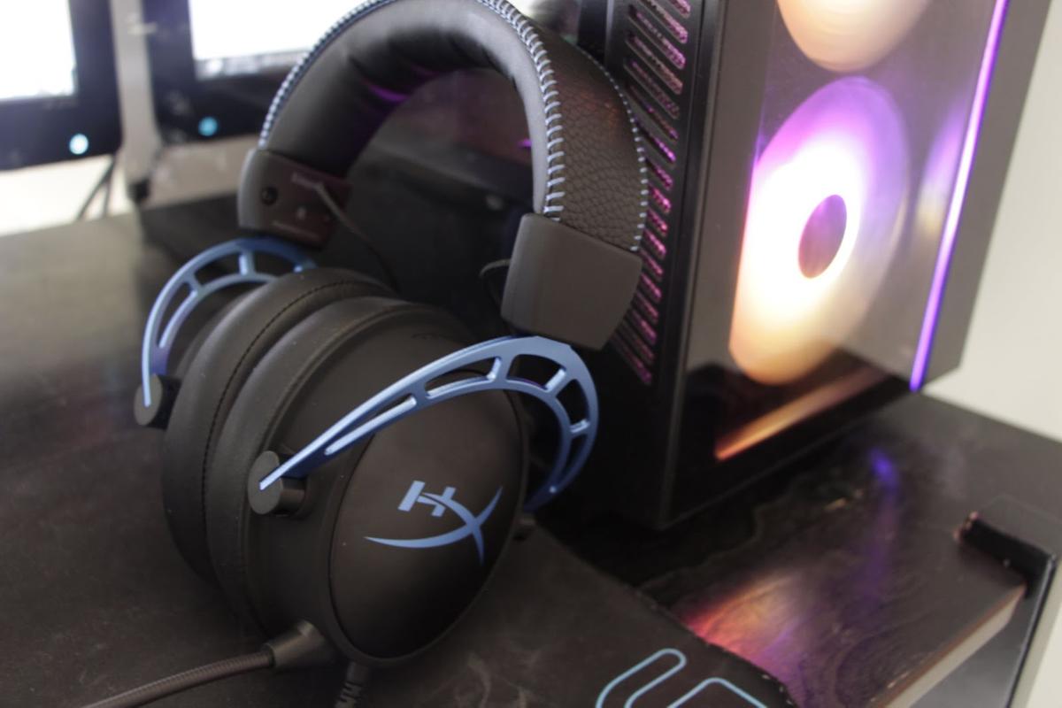 optellen Opknappen Executie Gaming Review: HyperX Cloud Alpha S - Separate From the Pack - Headphonesty