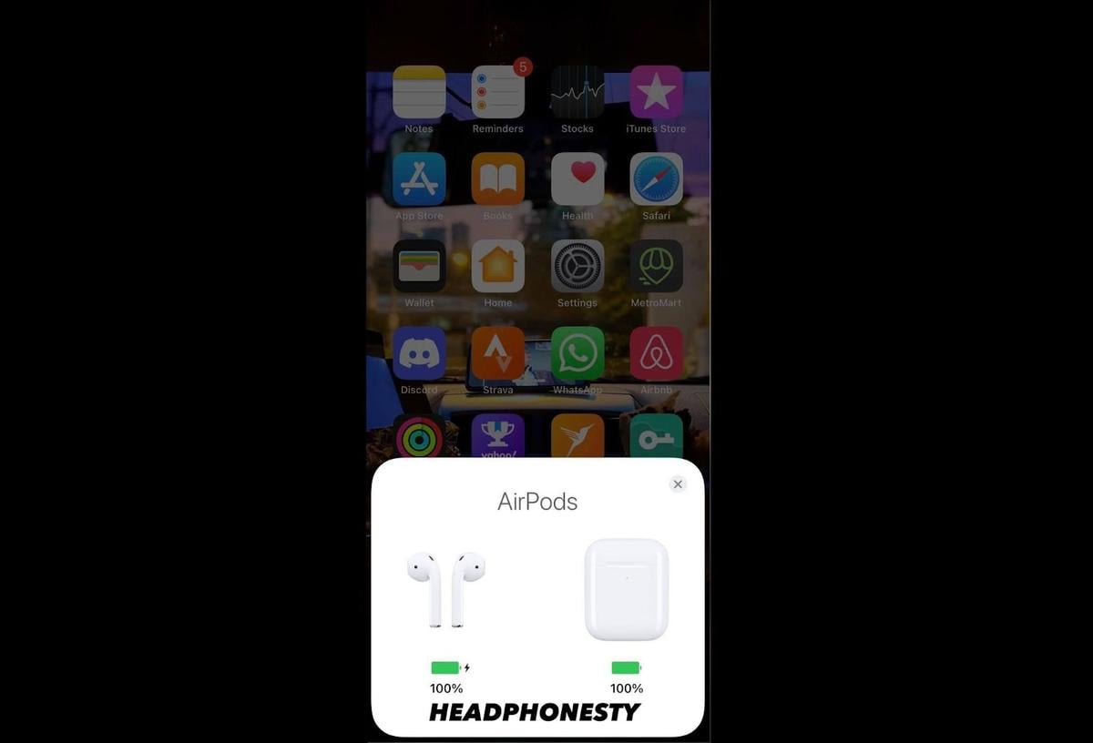 AirPods pop up on iPhone showging battery status