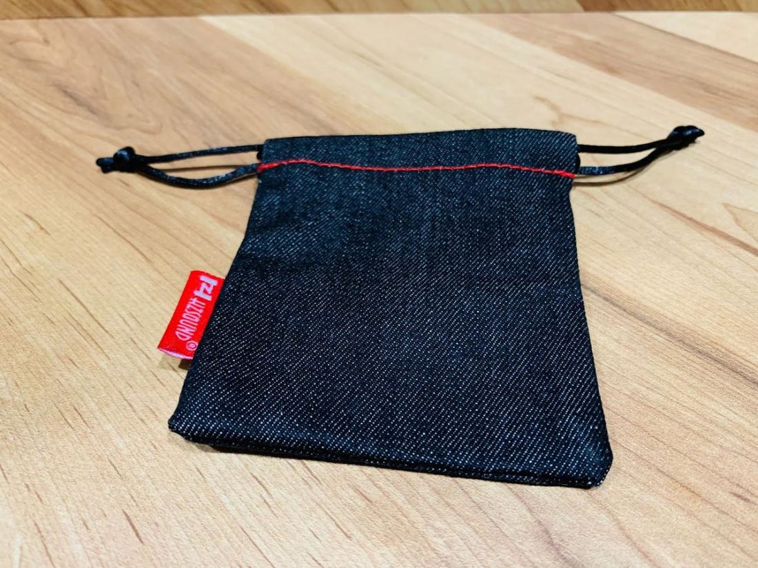 The pouch is definitely something that I wouldn’t mind using on the go.