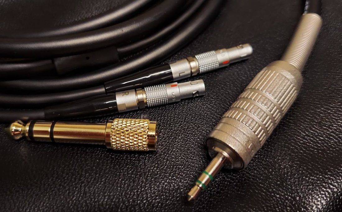 All the connectors, including the proprietary LEMO, are as robust as the cable itself.