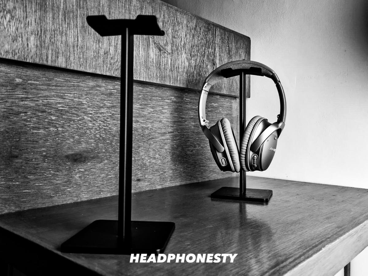 Universal Headset Stand Headphone Holder Display Hanger Aluminum Gaming Headset Holder Earphone Display Earbuds Mount For All Headphones Pink Headphone Stand