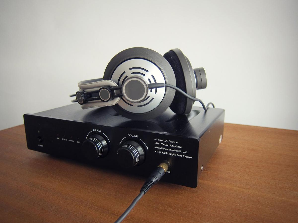 External DAC with headphones