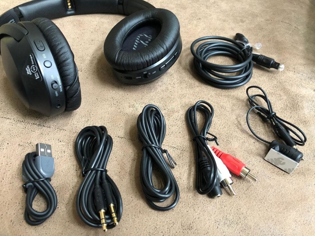 The included cables are generous. From left to right: usb-c, dual 3.5 TRS, RCA-female 3.5mm, microphone. Above: optical.
