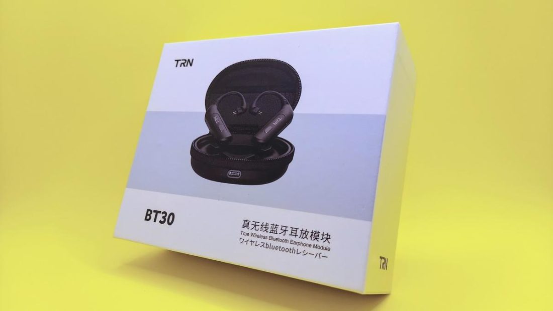 The BT30 packaging is clean, compact, and tidy. The construction is a solid cardboard liftoff cover over base.