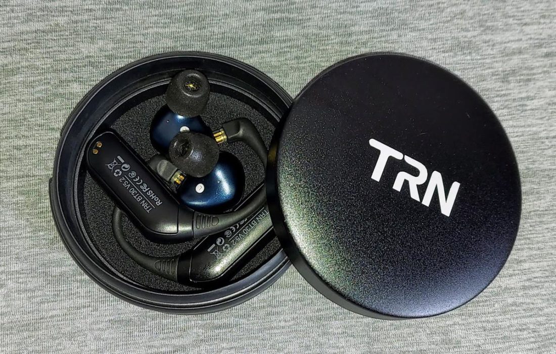 The excellent aluminum case that comes with the TRN VX Pro is thankfully roomy enough that it can hold the IEMs and either the cable or BT30 modules securely without crushing anything.