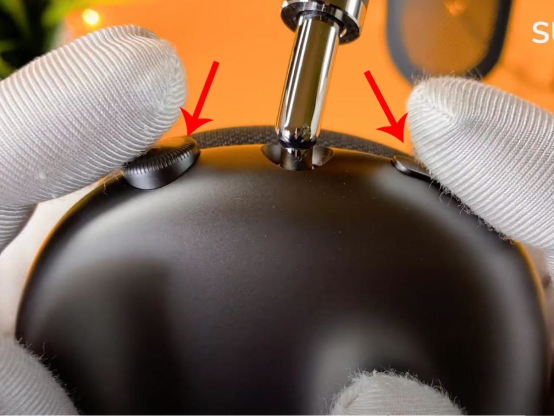 Noise Control Button and the Digital Crown on AirPods Max (From: Youtube/Unboxingaliism) https://www.youtube.com/watch?v=qLCqZM0Zbt4