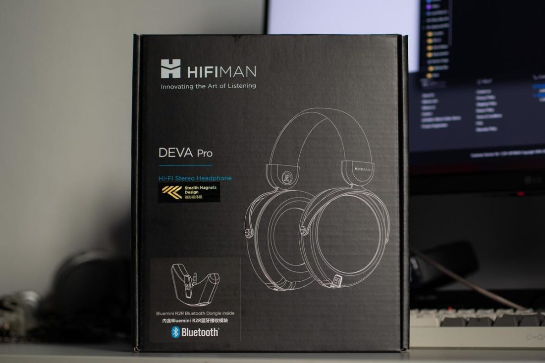 The box has the usual HiFiMAN styling.